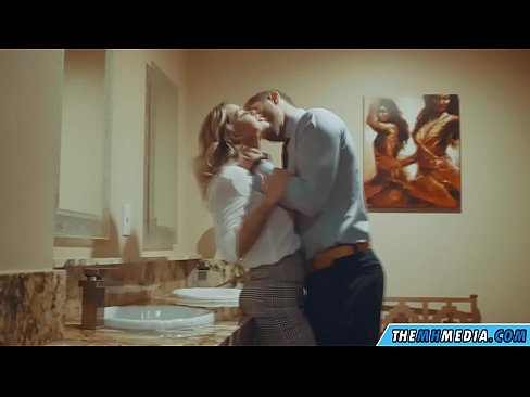 ❤️ 공공 화장실에서 가슴이 큰 금발이 당신을 유혹 할 때 ❤️❌ 섹스 비디오 포르노에서 ko.ixiporn-com.ru ️❤